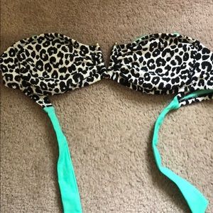 Cheetah strapless bikini top